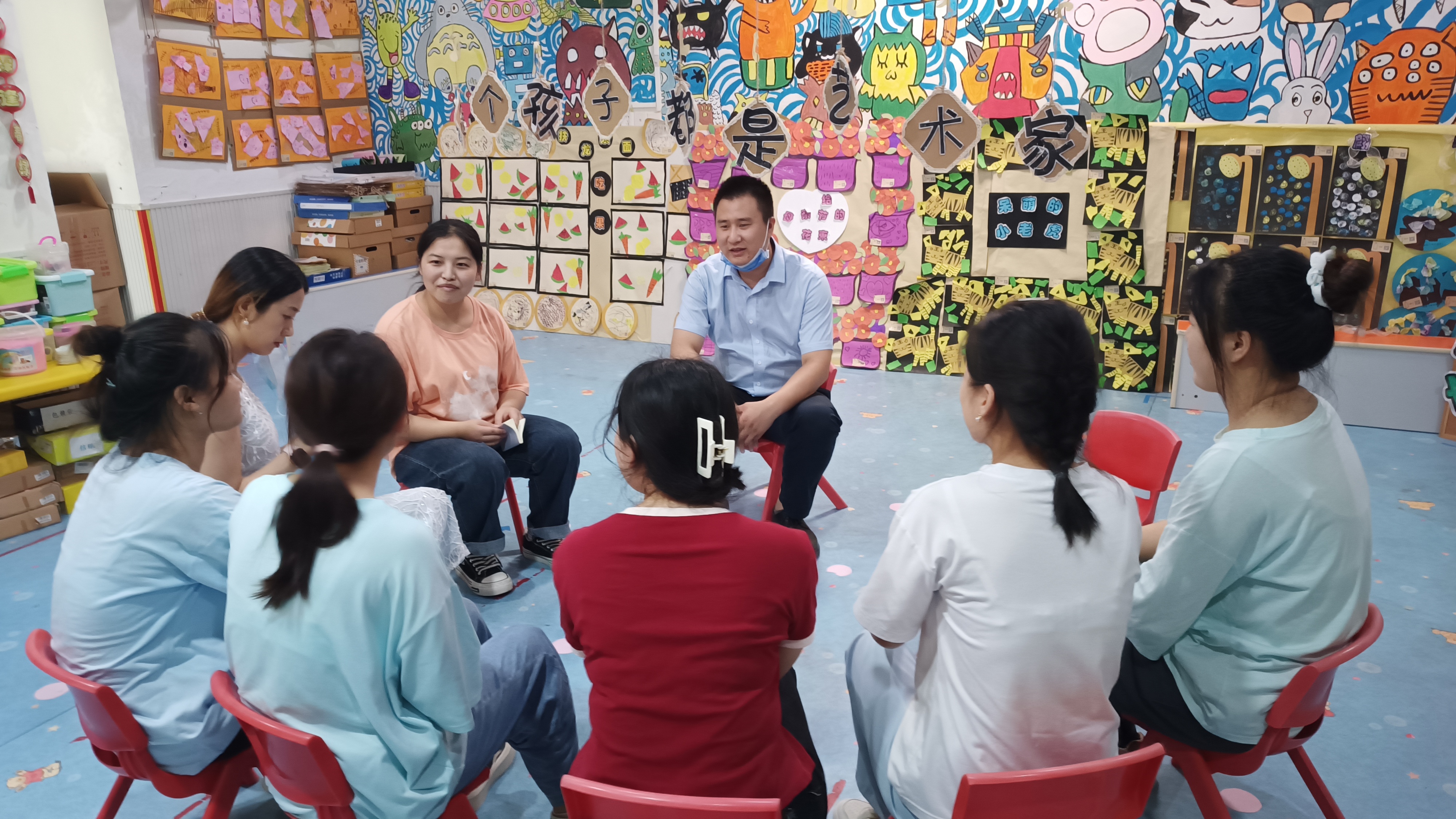 PA电子(中国区)官方网站一行到九龙坡区伊霖幼儿园看望员工.jpg PA电子(中国区)官方网站一行到九龙坡区伊霖幼儿园看望员工.jpg